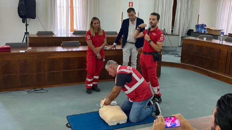 aula consiliare ribera defibrillatore 2023