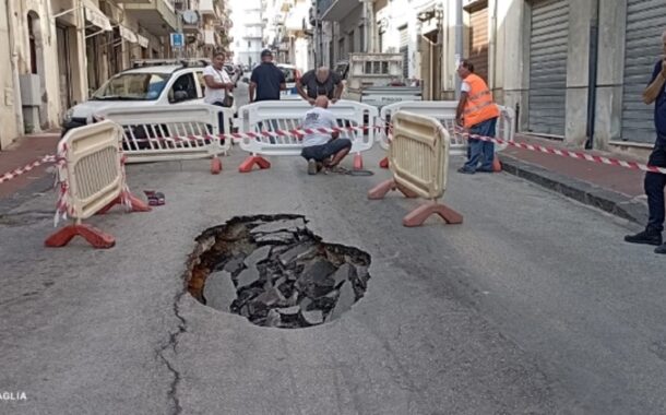 Cedimento condotta fognaria via Maglienti, lavori di Aica dureranno due settimane