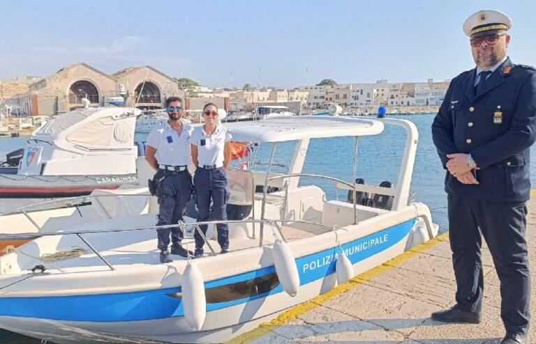 imbarcazione-polizia-locale FAVIGNANA