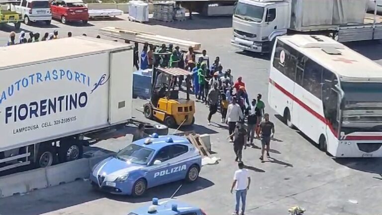 lampedusa migranti 2023