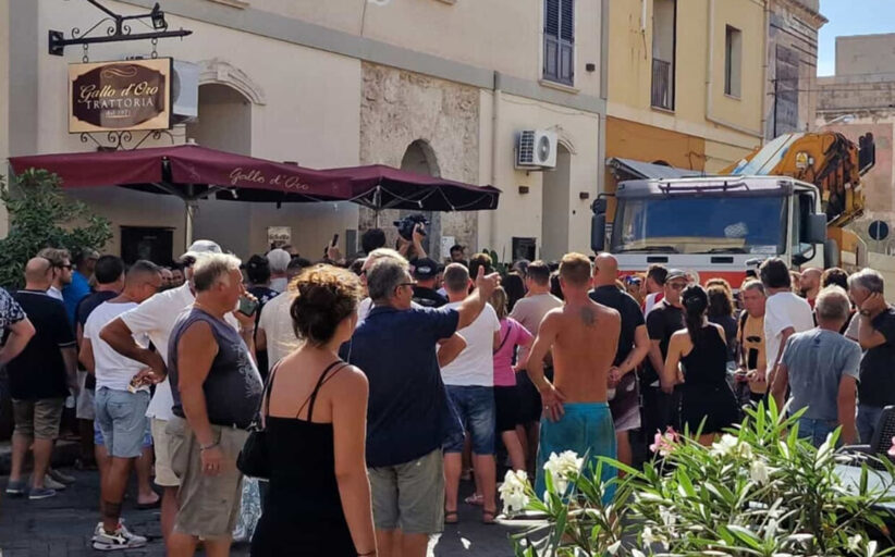 Lampedusa, emergenza migranti: 