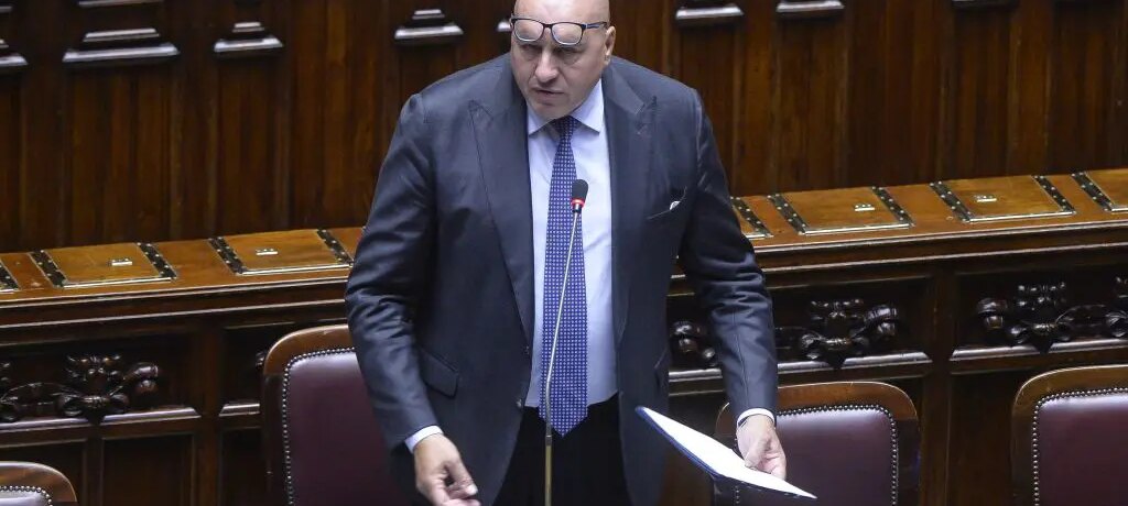 Crosetto “si bloccano migranti da una parte, si agevolano dall’altra”