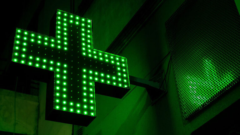 FARMACIA INSEGNA