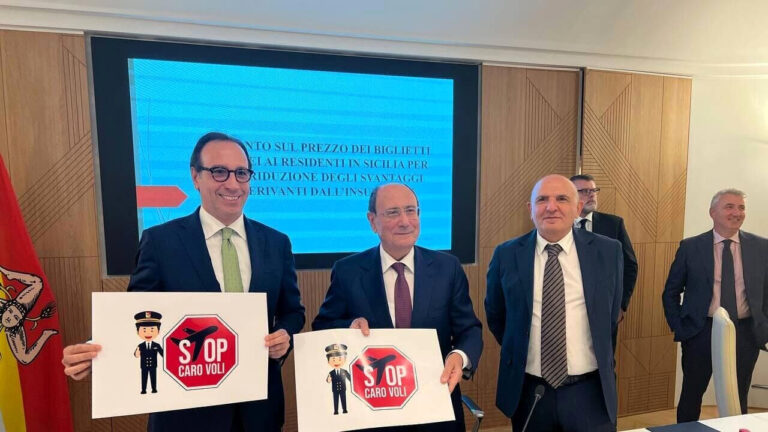 Presidente Schifani e assessore Aricò Conferenza stampa Caro-voli