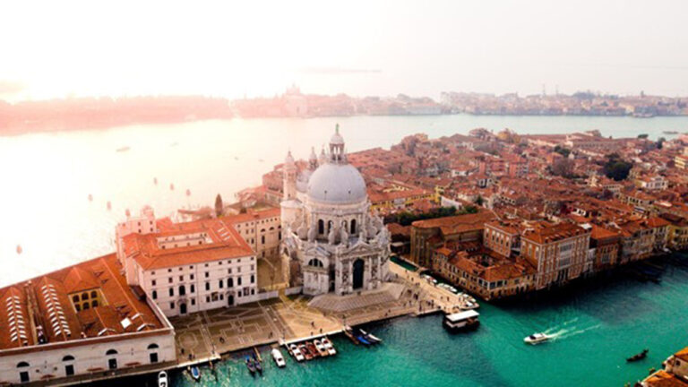 TURISMO