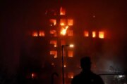 Spagna, incendio divora grattacielo a Valencia. Almeno 4 morti