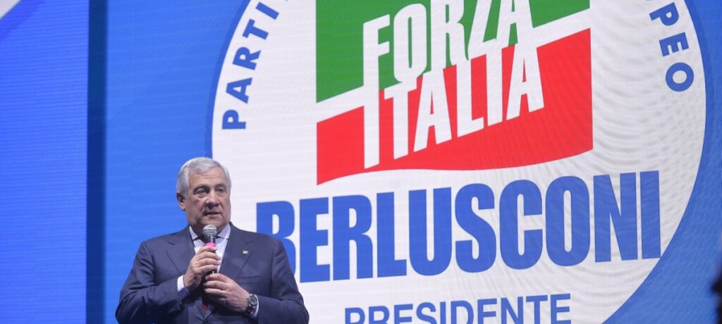 Forza Italia, Tajani eletto segretario nazionale