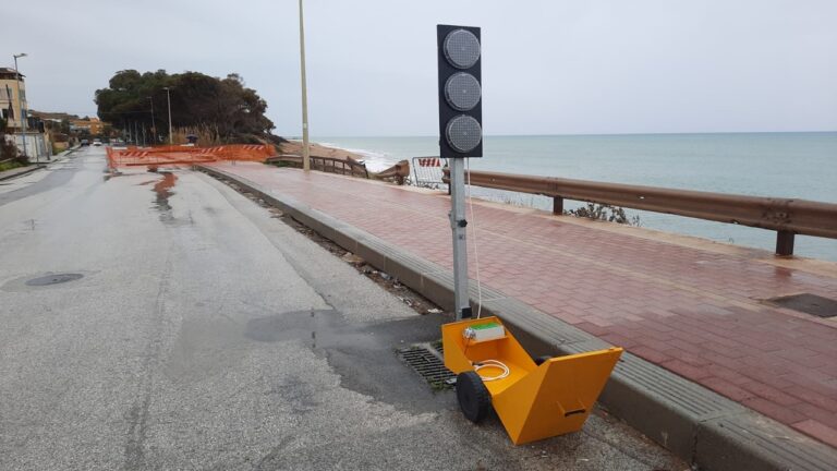Semaforo Viale Dune furto batterie 2024