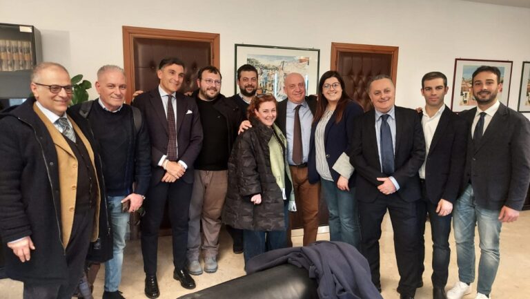 Strade della ceramica incontro per fiera mondiale del modile
