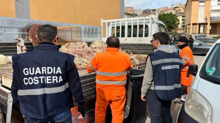 pesca illegale guardia costieRA 2024
