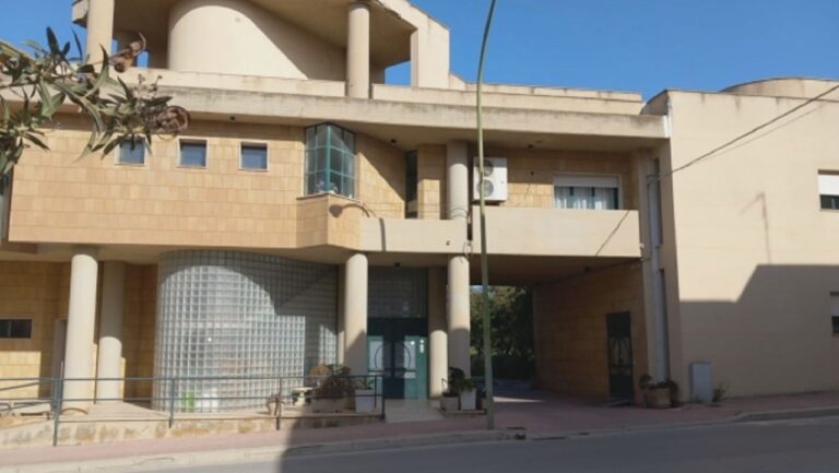 Menfi sede cooperativa La Grande Famiglia