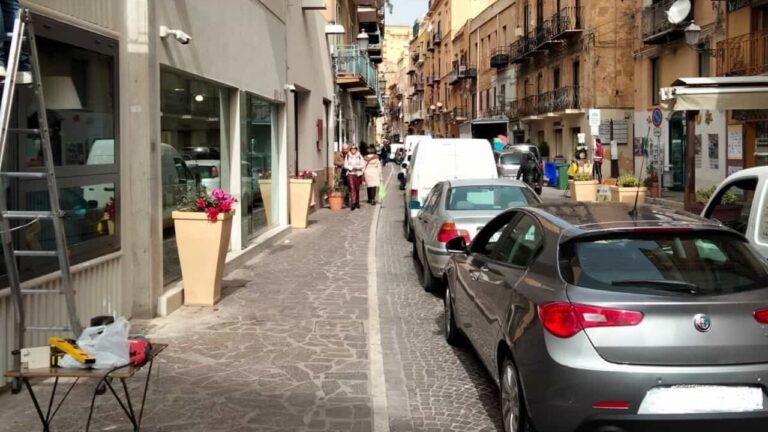 Via Atenea traffico bloccato-2