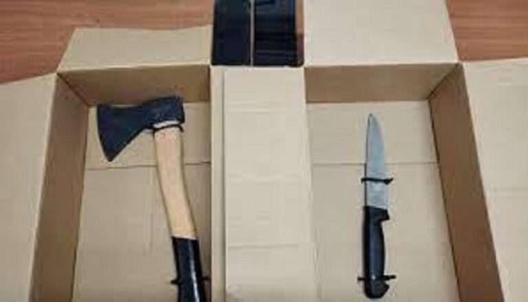 Ascia e coltello