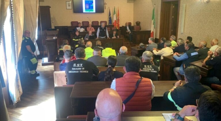 Riunione prefettura incendi boschivi