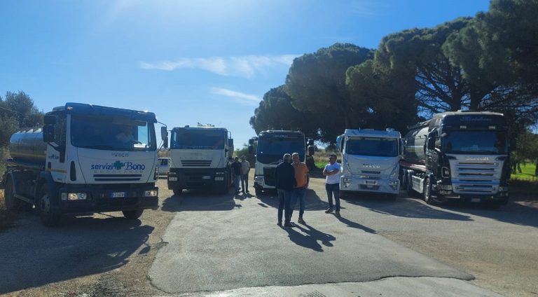 Scipoero autobotti acqua 27 mag 2024