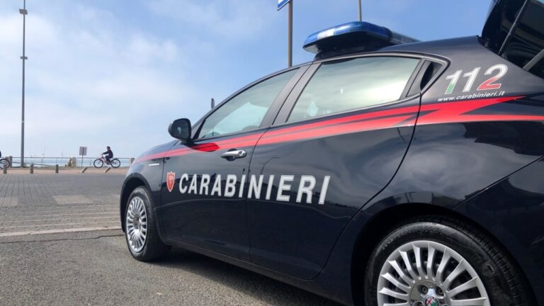 carabinieri auto