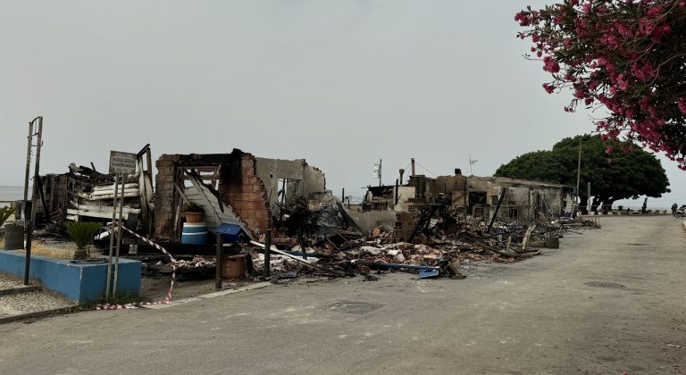 Ristorante Porticello scheletro dopo incendio