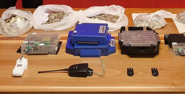 Sequestro slot machine carabinieri