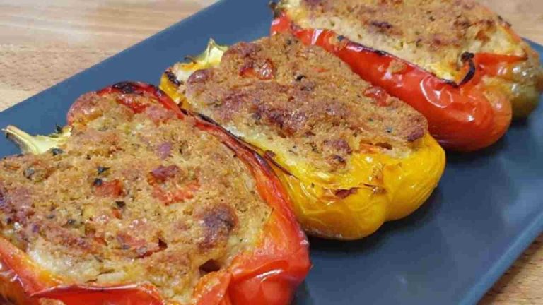 Peperoni ripieni al forno