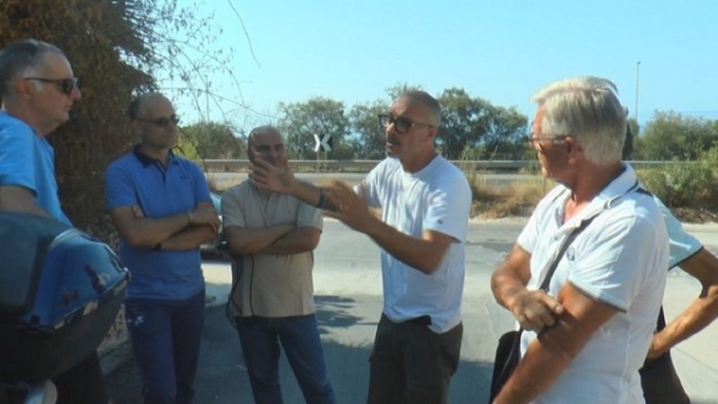 Via Ghezzi protesta acqua