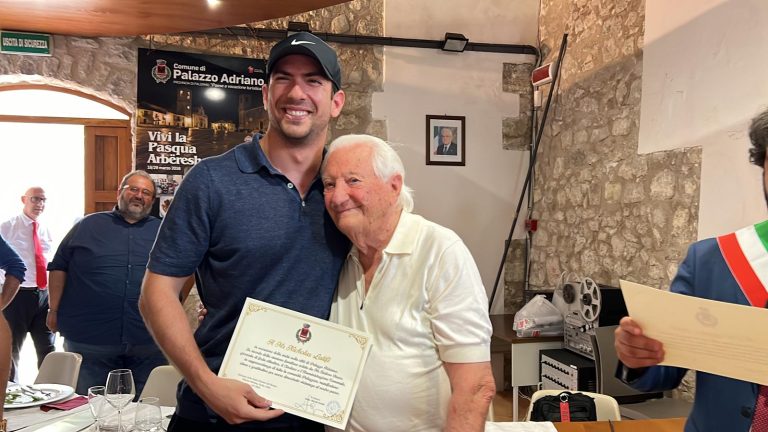 latifi con il nonno 2024