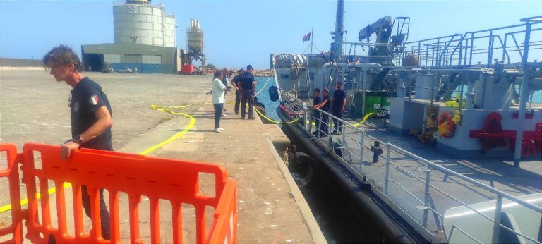 nave Ticino a Licata