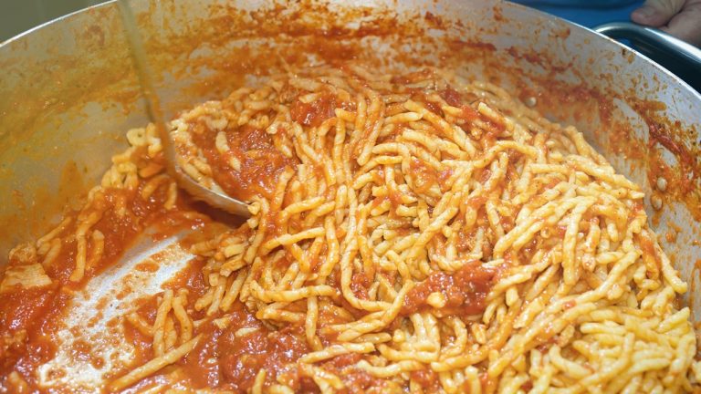 busiate sugo