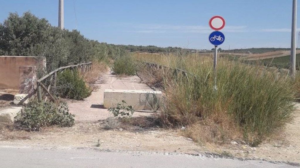 pista ciclabile menfi degrado 2023