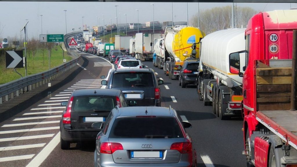 traffico-autostrada-1280x720