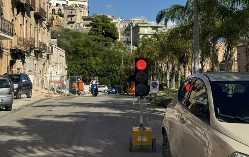 Semaforo temporaneo via Fratelli Argento