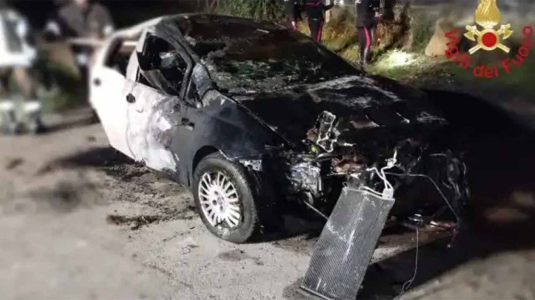 Enna, un ragazzo di 24 anni muore carbonizzato dopo un incidente