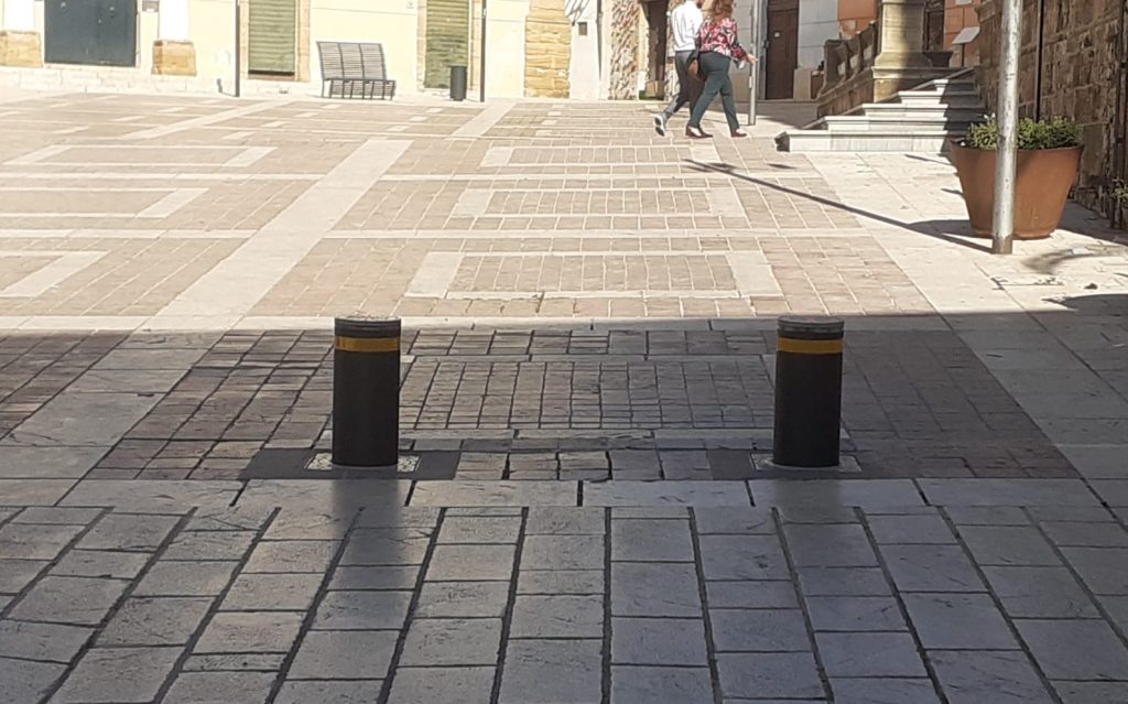 Dissuasori piazza don Minzoni