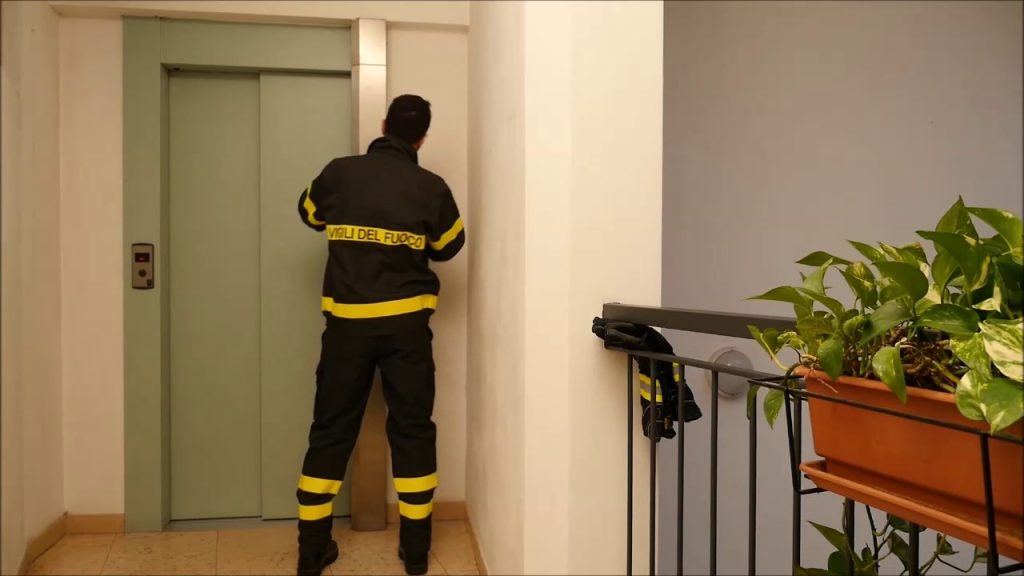ascensore vigile del fuoco