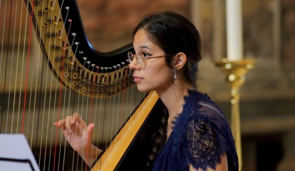 Francesca-Campo-arpista
