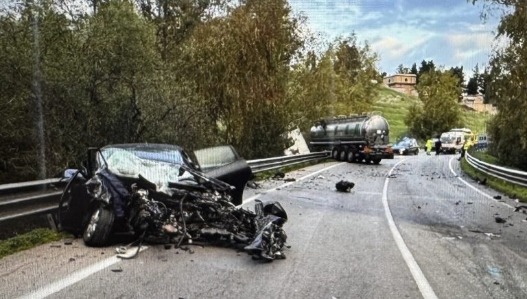 Incidente palermo cisterna auto