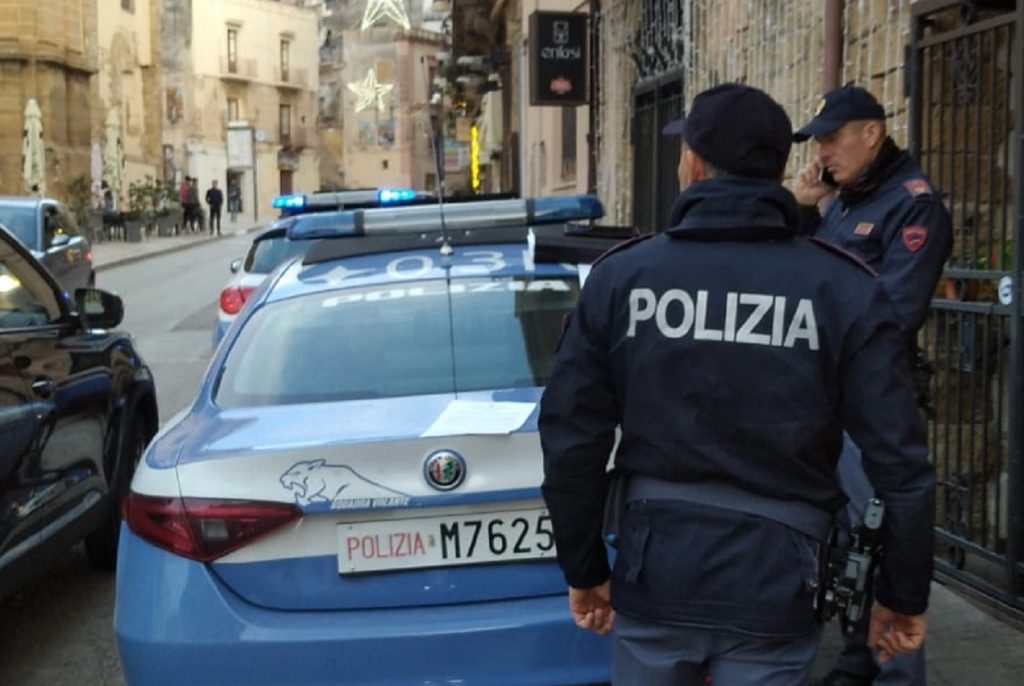 Polizia controlli centro storico