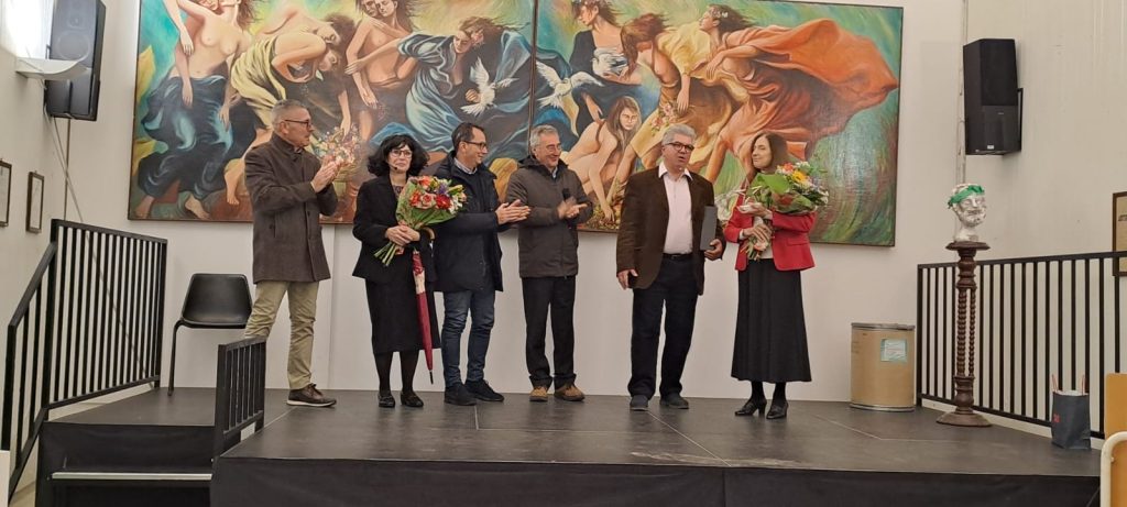 monologhi menfi 2024