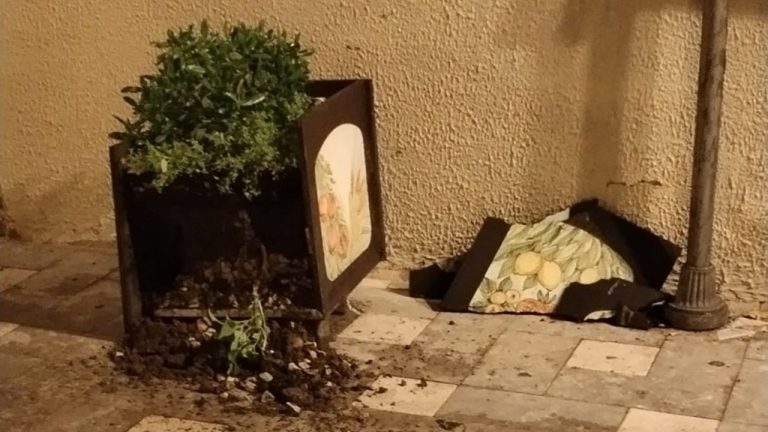 vandalismo cianciana 1 home