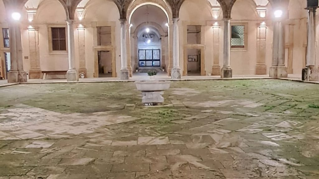 municipio atrio superiore muschio 2025