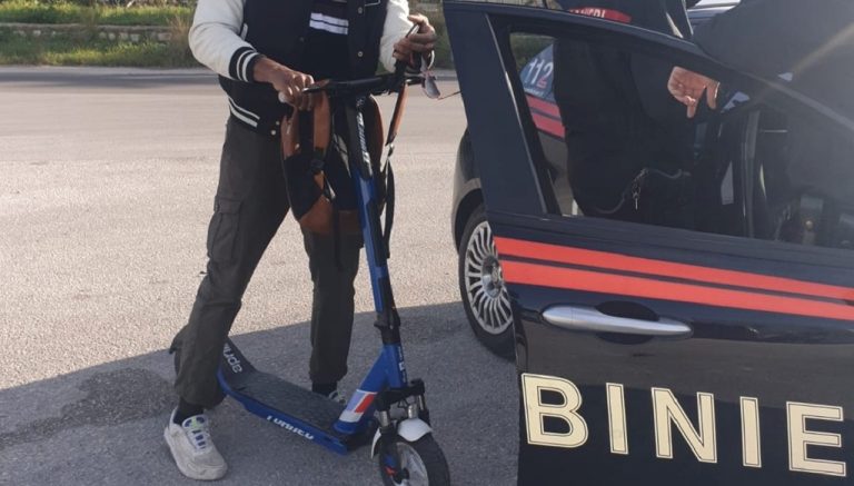 Carabinieri monopattino