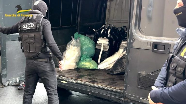 Guardia Finanza sequestro droga Catania