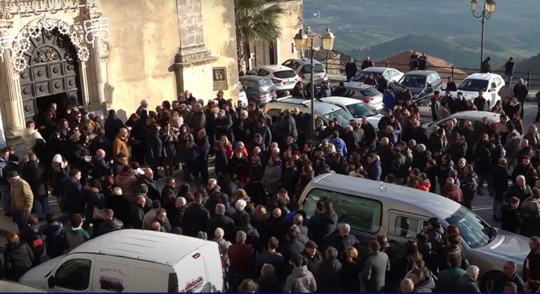 Funerali Benfari 2025