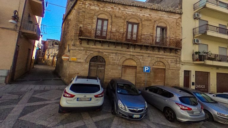 piazza purgatorio immobile degrado 2025