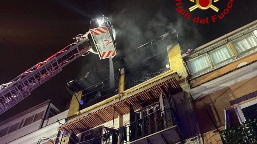 Incendio in via Archimede (3)