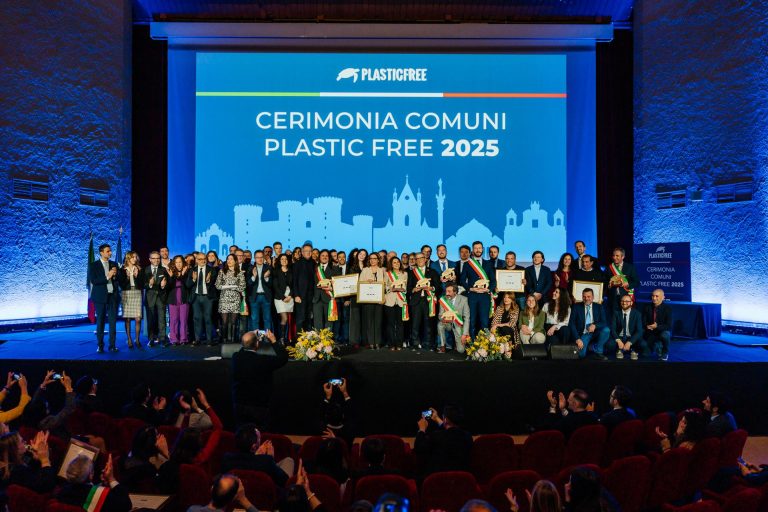 comuni italiani oplastic free 2025
