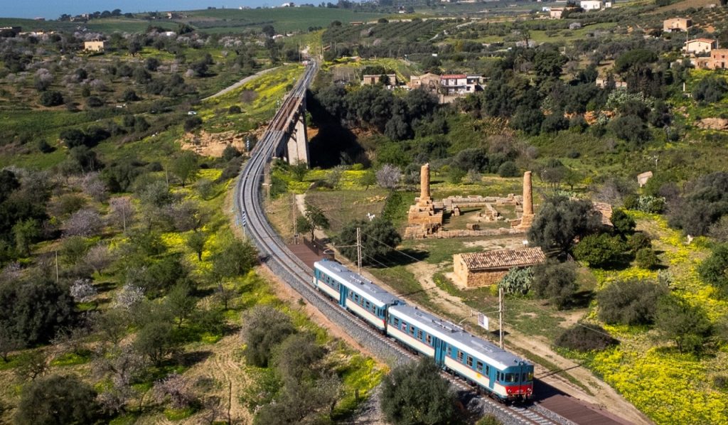 Valle-dei-templi-treni-storici01