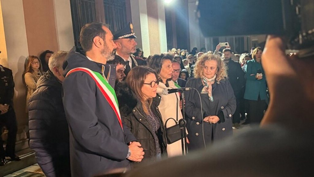 fiaccolata messina per sara