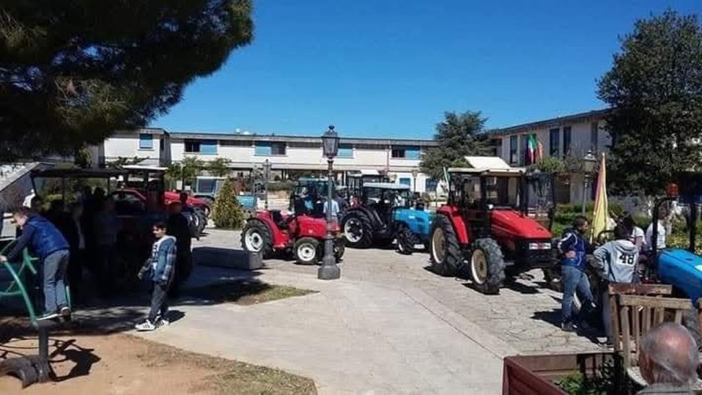 sfilata trattori montevago 2025