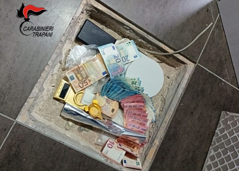Carabinieri TP drona nella mattonella