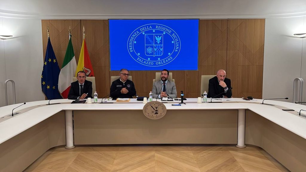 Conferenza stampa Emergenza idrica colianni cocina 2025